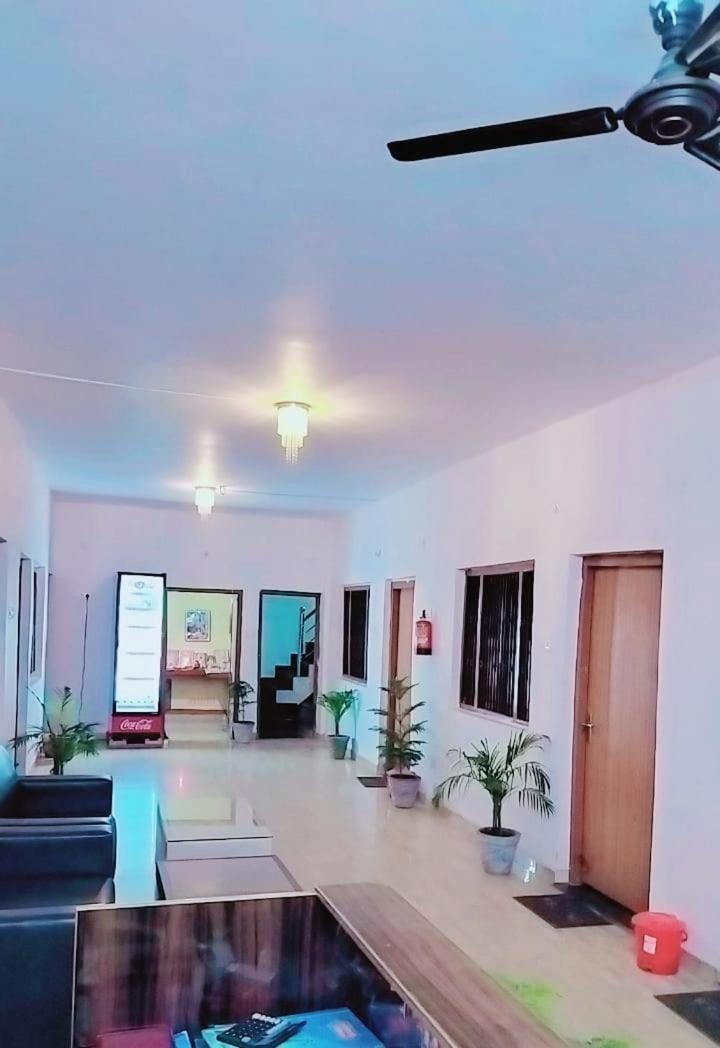 Premshi Guest House Ayodhya Eksteriør bilde